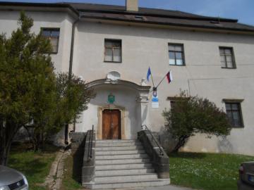 kaštieľ SEMSEY - budova OcÚ kaštieľ SEMSEY - budova OcÚ